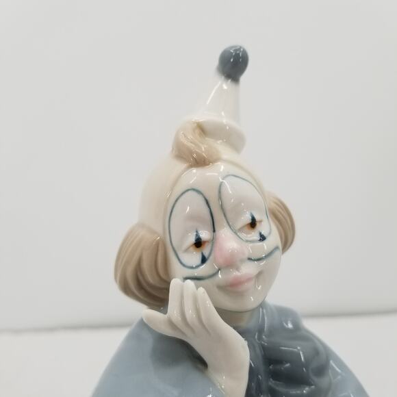 Porcelana de Cuernavaca Blue Porcelain Clown Statue Signed Mexican Pottery - Picture 2 of 7